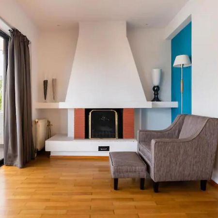 Βright Walled Designed Apt In Glyfada Center Athens Luaran gambar