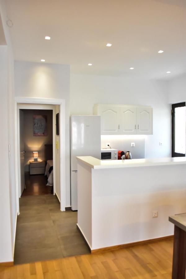 Βright Walled Designed Apt In Glyfada Center Athens Luaran gambar