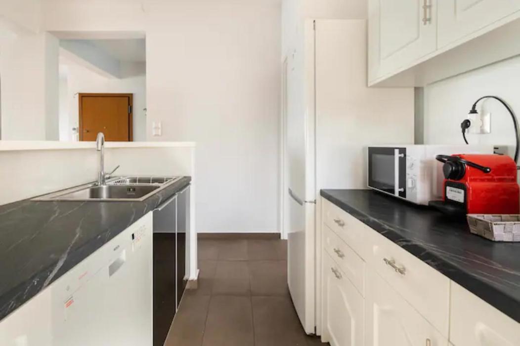 Βright Walled Designed Apt In Glyfada Center Athens Luaran gambar