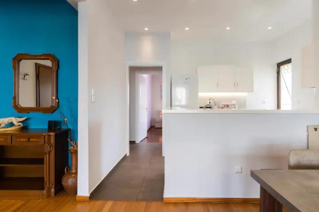 Βright Walled Designed Apt In Glyfada Center Athens Luaran gambar